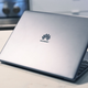 Imagen para el artículo titulado El nuevo portátil de Huawei supera al MacBook Air en casi todo, empezando por el precio